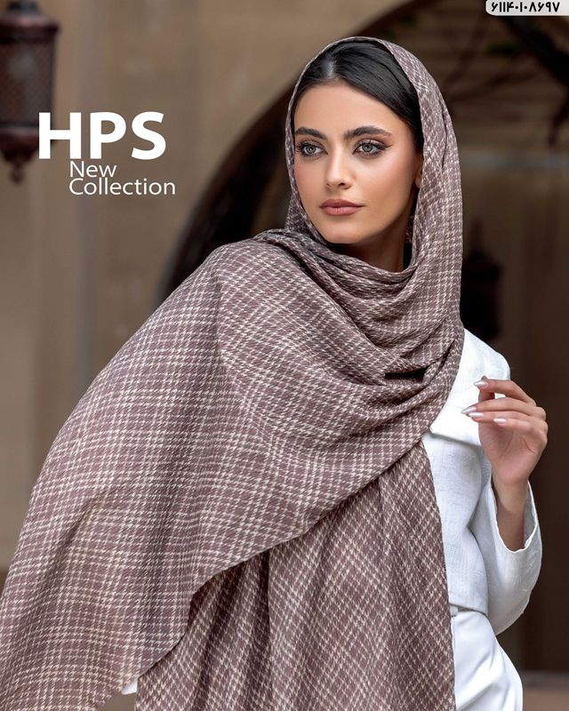 تصویر  شال برشکا دور دوخت منگوله دار