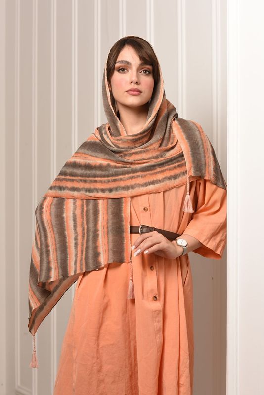 تصویر  شال موندیال پلیسه دوردوخت منگوله‌دار