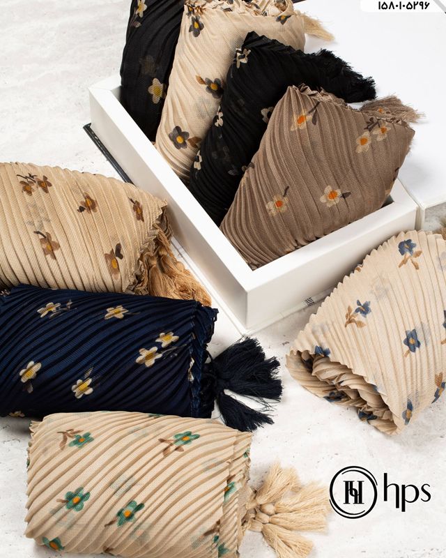 تصویر  شال چاپی پلیسه دور دوخت