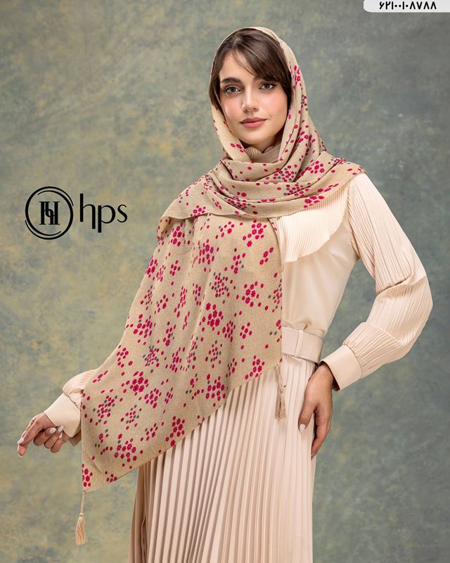 تصویر  شال موندیال پلیسه دوردوخت منگوله‌دار