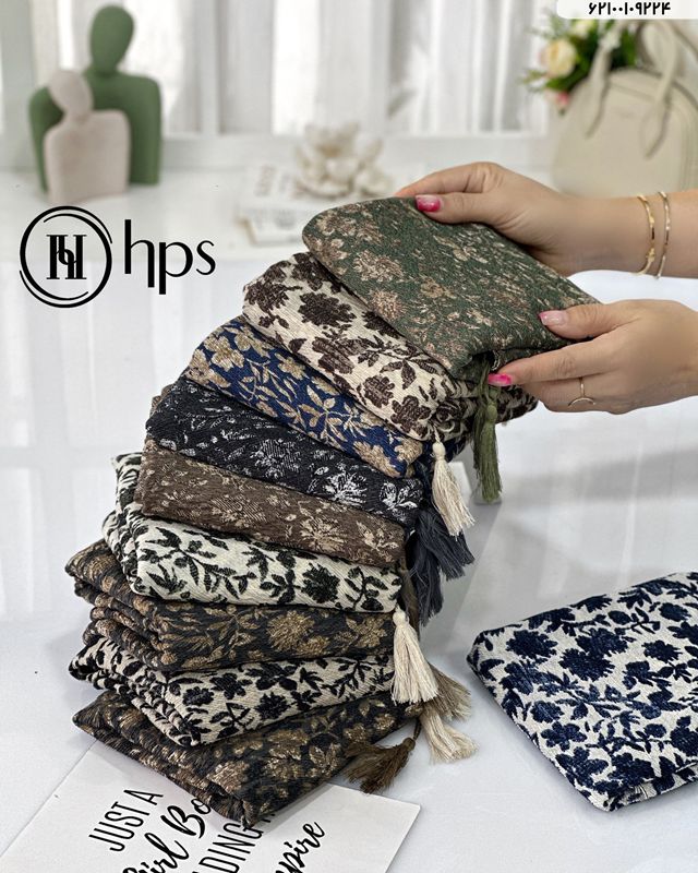 تصویر  شال موندیال پلیسه دوردوخت منگوله‌دار