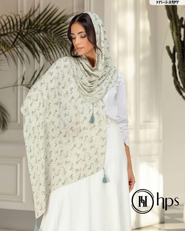 تصویر  شال موندیال پلیسه دوردوخت منگوله‌دار