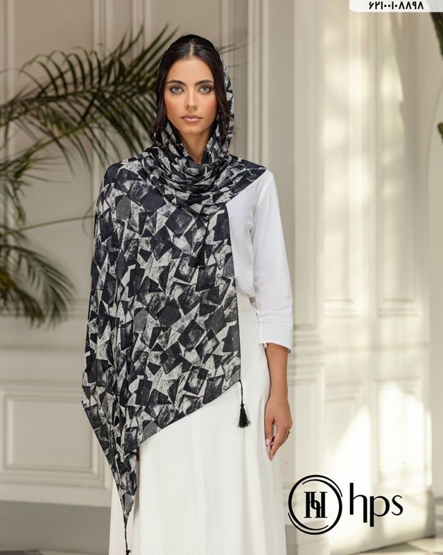 تصویر  شال موندیال پلیسه دوردوخت منگوله دار