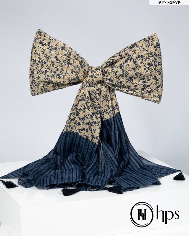 تصویر  شال نخی ژاکارد پلیسه دور دوخت